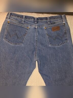 Wrangler Men's Premium Performance Cool Vantage Regular Fit Cowboy Cut Jeans